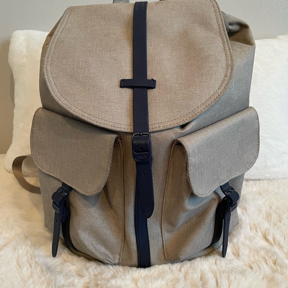 Stylish Herschel Supply Co. unisex gray and black strap Backpack